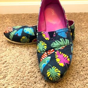 Tom’s women’s size 11 floral pattern